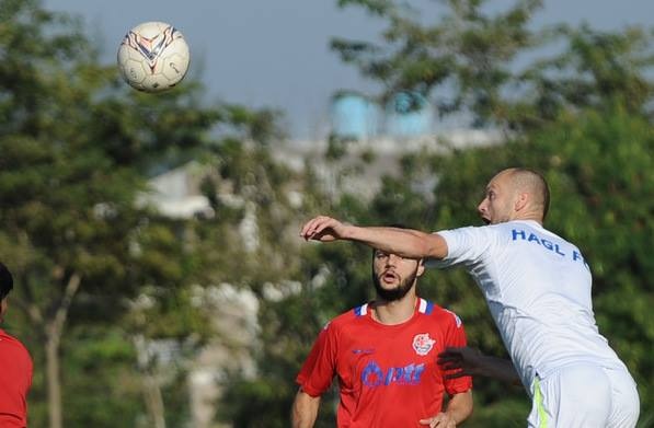 Rayong 2-3 HAGL: Dong doi cu cua Ibrahimovic ra mat an tuong hinh anh