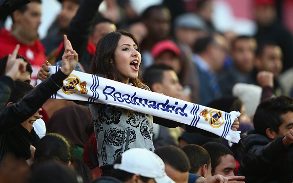 Cac fan nu 'dot chay' tran chung ket FIFA Club World Cup hinh anh