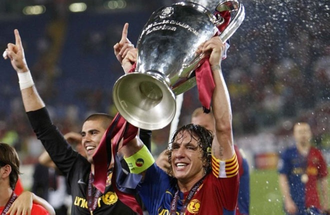 Giống Giggs, Puyol cũng gắn trọn sự nghiệp trong màu áo 1 đội bóng. Với 15 năm thi đấu tại đội 1 Barca, cựu cầu thủ 36 tuổi ra sân tổng cộng 682 trận, có được 24 bàn thắng giành được 6 chức vô địch La Liga, 3 Champions League, 2 Siêu cúp, 6 Cúp nhà vua. Trên phương diện quốc tế, Puyol có 3 bàn thắng sau 100 trận khoác áo đội tuyển Tây Ban Nha, giành 1 chức vô địch World Cup (2010) và 1 chức vô địch EURO (2008).