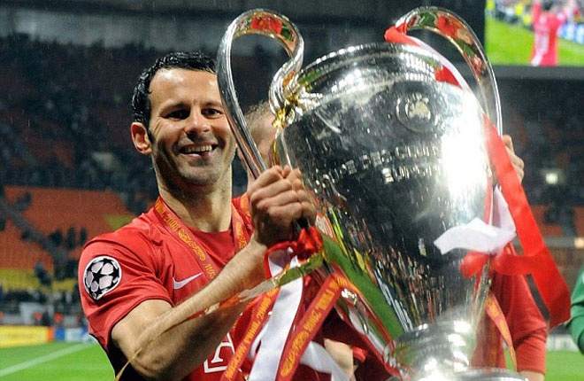 Ryan Giggs kết thúc sự nghiệp 24 năm lẫy lừng tại M.U mùa hè vừa qua ở tuổi 41. 12 chức vô địch Premier League, 4 FA Cup, 3 Cúp Liên đoàn Anh, 9 Community Shield, 2 Champions League, 1 Cúp liên lục địa, 1 Siêu cúp châu Âu cùng rất nhiều danh hiệu cá nhân khác đủ nói lên sự vĩ đại của huyền thoại sống của sân Old Trafford. Giggs ghi tổng cộng 168 bàn thắng sau 963 trận ra sân trong màu áo M.U, 12 bàn thắng sau 64 trận cho đội tuyển xứ Wales và 1 bàn sau 4 trận cho ĐT Olympic Vương quốc Anh.