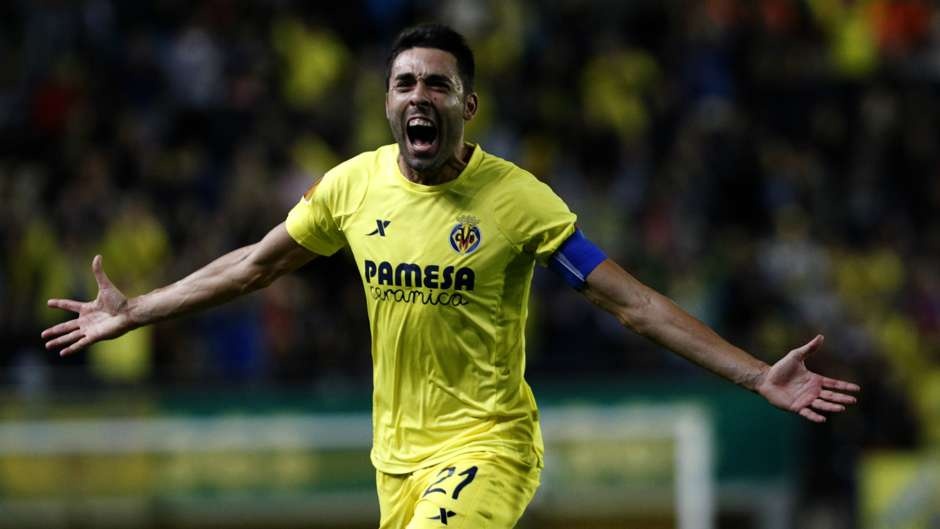 Soriano được xem như là người hùng thầm lặng trong việc giúp Villarreal có mặt trong Top 5 ở giai đoạn lượt đi. Ngôi sao 30 tuổi không chỉ là chỗ dựa chắc chắn cho hàng thủ mà anh còn hỗ trợ đắc lực cho hàng công. Cụ thể, Soriano mở ra trên 15 cơ hội cho đồng đội kể từ đầu mùa.