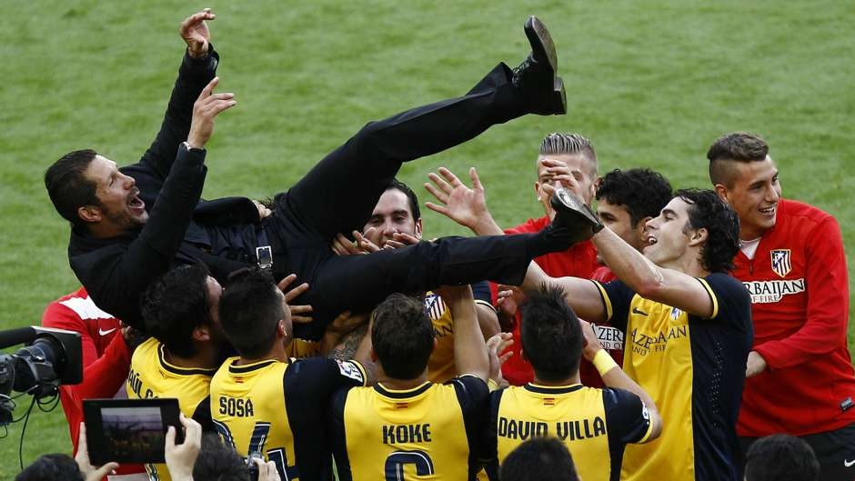Trước khi mùa giải La Liga 2013/14 diễn ra, ngay cả những người lạc quan nhất cũng không dám nghĩ Atletico sẽ bước lên ngôi vô địch. Tuy nhiên, với tài điều binh khiển tướng của HLV Diego Simeone, đội chủ sân Vicente Calderon đã vượt mặt hai gã khổng lồ Real và Barca để lên ngôi đầy thuyết phục. Đây là lần đầu tiên sau 14 năm, người hâm mộ Atletico mới lại được sống trong bầu không khí lễ hội vô địch.