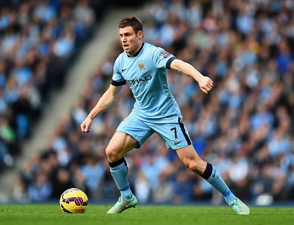 Theo Daily Express, Liverpool đang thương thảo với tiền vệ James Milner của Man City với hy vọng có được chữ ký của ngôi sao này. Tuyển thủ 28 tuổi người Anh có quyền liên hệ với bất kỳ CLB nào trong tháng 1 tới theo luật Bosman.