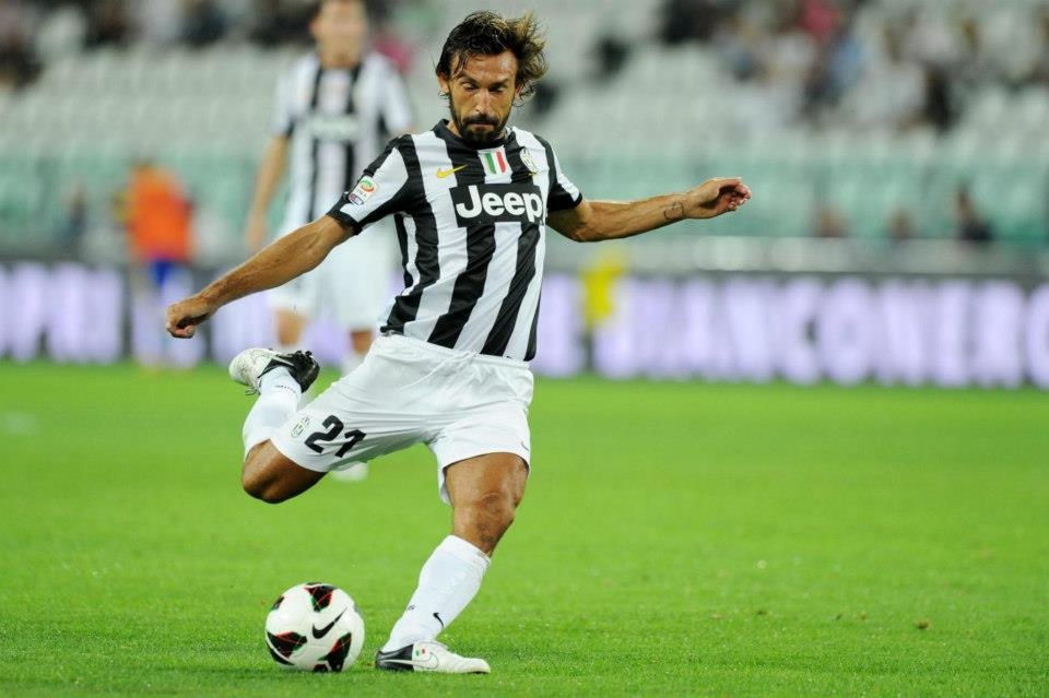 Rất hiếm cầu thủ có thể thi đấu tuyệt vời như Pirlo khi đã bước sang tuổi 35. Mỗi khi có bóng trong chân, ngôi sao của Juventus và đội tuyển Ý luôn biết cách biết nó trở nên hữu dụng nhất với những đường chuyền đạt độ chuẩn xác gần như tuyệt đối, hay những cú sút phạt đẳng cấp bằng cả hai chân. Pirlo còn khiến tất cả thán phục với nhãn quan khó tin của mình.