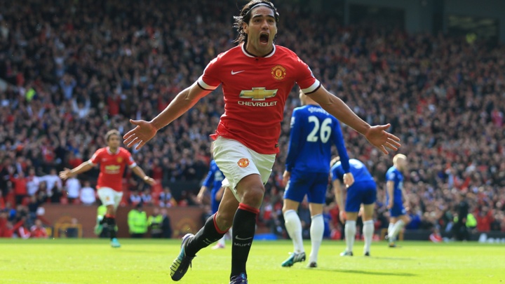 Tân binh của M.U là một trong những tiền đạo nguy hiểm nhất trong bóng đá hiện đại cho dù anh chưa tìm lại được bản năng sát thủ ở Old Trafford. Ngoài sức mạnh, tốc độ và khả năng chớp thời cơ cực tốt, “Mãnh hổ Colombia” còn sở hữu vũ khí chết người, đó là dứt điểm tốt bằng cả hai chân.