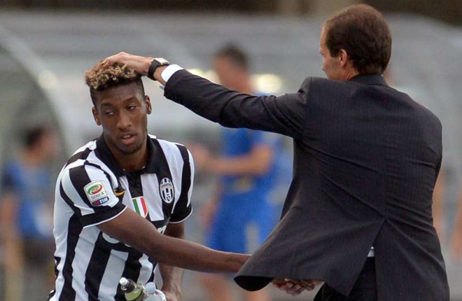 Trong trận ra mắt gặp Chievo, Coman được bố trí thi đấu bên cạnh hai ngôi sao là Arturo Vidal và Paul Pogba. Dù còn rất trẻ (18 tuổi) và lạ lẫm trước sân chơi mới (vừa chuyển đến từ PSG), Coman không hề bị ngợp. Trái lại anh thi đấu rất thuyết phục và được HLV Massimiliano Allegri khen ngợi: “chơi như một cựu binh”.