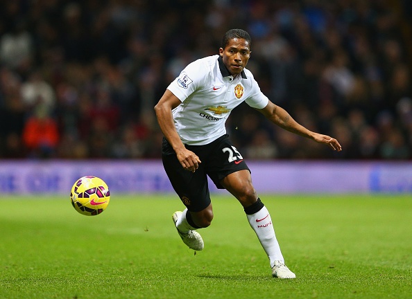 Thi đấu rất nỗ lực trong những lần ra sân ở mùa giải năm nay song Valencia lại không để lại nhiều dấu ấn. Lúc này HLV Van Gaal đang tìm một hậu vệ phải đẳng cấp nhằm thay thế Valencia và Rafael. Nếu thành công, tuyển thủ người Ecuador sẽ là người ra đi đầu tiên, rồi mới đến ngôi sao người Brazil.