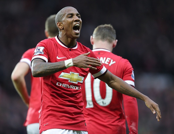 Ashley Young thi đấu khá ấn tượng trong thời gian gần đây. Thậm chí, nhiều người cho rằng cựu sao Aston Villa là người đóng góp nhiều công sức nhất vào chuỗi trận bất bại liên tiếp của bầy Quỷ đỏ. Song không vì thế mà tương lai của ngôi sao 29 tuổi được đảm bảo. Nếu M.U chiêu mộ thành công Gareth Bale, Ashley Young có thể sẽ phải khăn gói tìm bến đỗ mới.