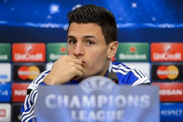 Dejan Lovren, bản hợp đồng đắt giá mùa hè vừa qua là một sự thất vọng của Liverpool. Chính vì thế, HLV Rodgers đang gấp rút tìm kiếm người thay thế. Tuyển thủ Thụy Sỹ, Fabian Schar là cái tên rất hợp lý. Cầu thủ 23 tuổi mới có màn trình diễn rất tốt tại World Cup 2014, và thi đấu ấn tượng trong màu áo CLB Basel tại Champions League. The Kop hy vọng sẽ hoàn tất thương vụ này ngay trong kỳ ngay trong tháng 1 này.