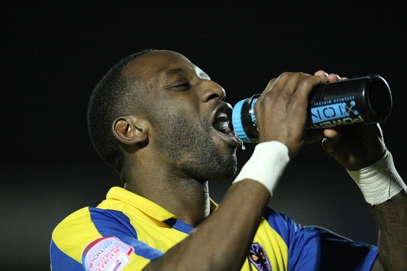 Euell năm nay 37 tuổi, từng khoác áo Charlton, Southampton, Blackpool và đã giải nghệ. Năm 2011, cầu thủ này đệ đơn xin phá sản sau khi phát hiện ra mình là nạn nhân của những trò lừa đảo. Euell nhận ra chữ ký của mình bị giả mạo trong thời gian công ty của anh và một người bạn chung vốn làm ăn thua lỗ.