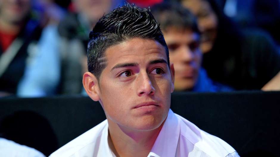 James Rodriguez (Real Madrid/Colombia): Kiểu tóc của cựu cầu thủ Monaco là sự pha trộn giữa hiện đại và cổ điển, trông rất hấp dẫn và cá tính.