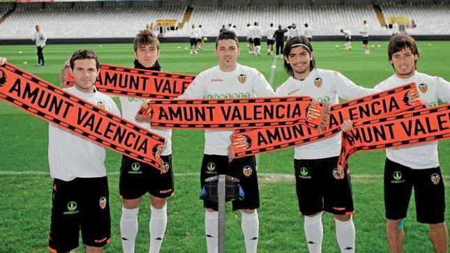 Valencia khó có thể cạnh tranh với bộ ba Barca, Real Madrid và Atletico Madrid trong cuộc đua tới chức vô địch La Liga, song nếu xét về khả năng đào tạo và nâng tầm cầu thủ, đội chủ sân Mestalla không hề kém cạnh. David Villa, Juan Mata, Roberto Soldado và David Silva là những cái tên nổi tiếng nhất trong thế hệ cầu thủ trưởng thành từ lò đào tạo của Los Che với tổng giá trị chuyển nhượng 109,5 triệu bảng.