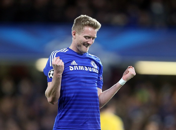 Schuerrle chính là người tung ra đường chuyền quyết định để Goetze dứt điểm giúp tuyển Đức đánh bại Argentina để vô địch World Cup 2014. Tuy nhiên, vai trò của Schuerrle được biết đến như một siêu dự bị kể từ khi gia nhập Chelsea năm 2013 với mức phí 21 triệu euro. Cầu thủ 24 tuổi luôn là quân bài bí mật, giúp HLV Mourinho mở cánh cửa chiến thắng mỗi khi Chelsea thi đấu bế tắc.