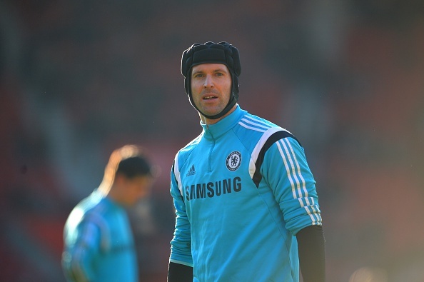 Tài năng, đẳng cấp cũng như kinh nghiệm chinh chiến của Petr Cech là điều mà bất cứ cầu thủ nào cũng thèm muốn. Đáng tiếc là khi đang ở đỉnh cao của sự nghiệp, Cech bất ngờ mất vị trí số 1 trong khung gỗ của Chelsea vào tay người đàn em vô cùng xuất sắc, Thibaut Courtois. Dẫu mất chỗ đứng tại Stamford Bridge, nhưng thủ thành người CH Czech vẫn là cái tên 