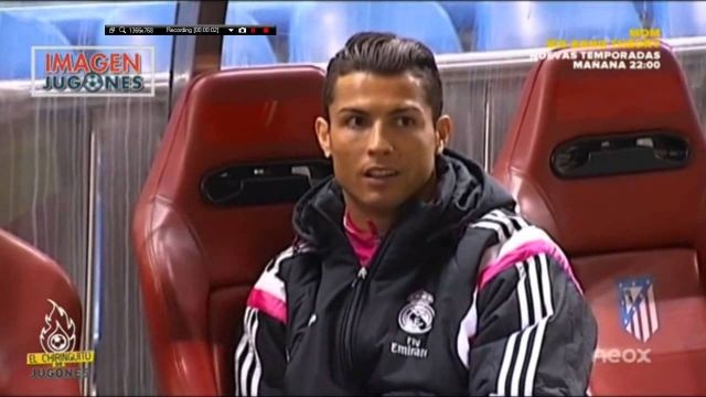 Ronaldo kho chiu voi nguoi quay camera hinh anh
