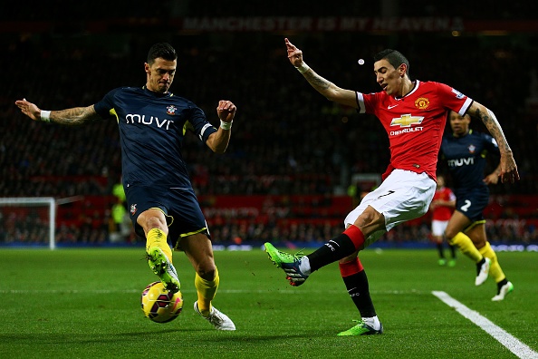 Những ngôi sao hàng đầu của M.U như Rooney, Di Maria và Van Persie hoàn toàn tắt điện khi đụng hàng thủ Southampton. Trong đó, trung vệ Jose Fonte là người chơi khởi sắc nhất bên phía đội khách. Những pha truy cản chính xác của Fonte giúp The Saints bảo vệ thành công chiến thắng 1-0 ngay tại Old Trafford.