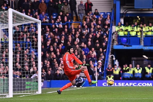 Trong lần hiếm hoi được bắt chính thay đàn em Thibaut Courtois, Cech vẫn chứng tỏ được tài năng cho dù thường xuyên mài quần trên băng ghế dự bị. Tuyển thủ Cech tung ra 5 pha cứu thua, góp phần không nhỏ vào chiến thắng 2-0 của Chelsea trước Newcastle.