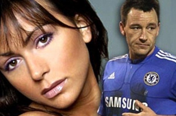 Terry là đội trưởng tuyệt vời của Chelsea trên sân cỏ, nhưng ở hậu trường anh lại khiến các đồng đội lo ngay ngáy nếu như có vợ hay bồ xinh đẹp. Gã Don Juan người Anh từng