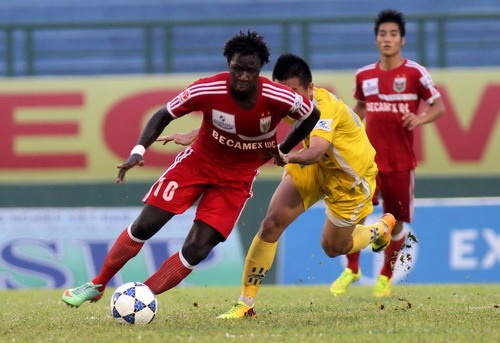 Binh Duong ha SLNA 1-0, Da Nang chua biet mui chien thang hinh anh