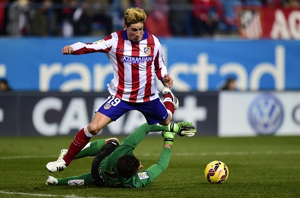 Torres lam loan hang thu Rayo o tran thang 3-1 cua Atletico hinh anh