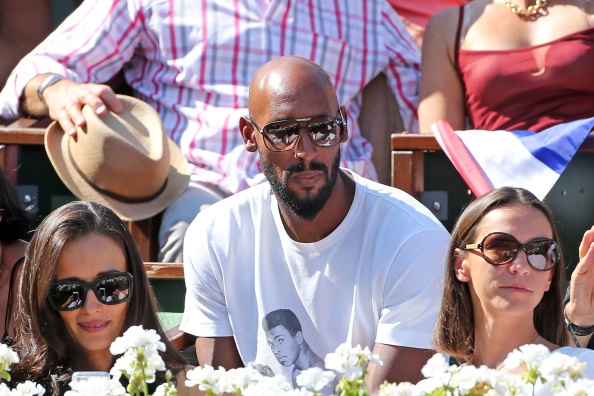 Anelka có thể sẽ trở thành tiền đạo xuất sắc nhất thế giới nếu như chỉ tập trung khoác áo một trong những CLB hàng đầu như Arsenal, Real Madrid, Liverpool, PSG, Man City, Chelsea, Juventus. Trong sự nghiệp, Anelka ghi tổng cộng 208 bàn thắng sau 655 trận cho 12 CLB. Chân sút 35 tuổi đang