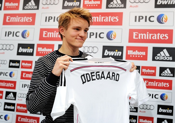 Odegaard là một trong những tài năng trẻ triển vọng của bóng đá thế giới và không bất ngờ khi Real bỏ ra 2,3 triệu bảng để chiêu mộ anh. Có thể đây là món hời của Kền kền trắng. Trước mắt, thần đồng người Na Uy thi đấu cho đội dự bị của Real, nhưng anh sẽ tỏa sáng nếu được trao cơ hội ở đội chính ở đội 1.