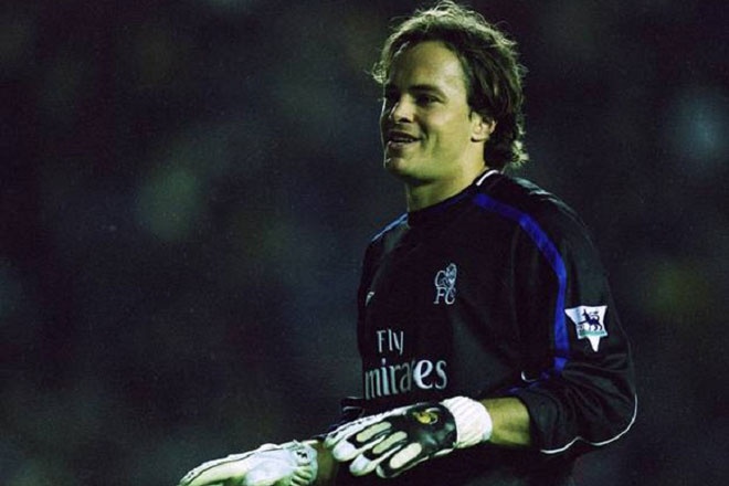 Bosnich là thủ môn duy nhất nằm trong danh sách này. Cầu thủ người Australia có quãng thời gian ngắn thi đấu cho M.U nhưng không để lại dấu ấn và chuyển sang khoác áo Chelsea năm 2001. Tháng 9/2002, Bosnich bị dương tính với cocaine trong cuộc kiểm tra của FA và nhận án cấm thi đấu 9 tháng. Vì vụ này, Bosnich bị The Blues thanh lý hợp đồng sau đó không lâu.