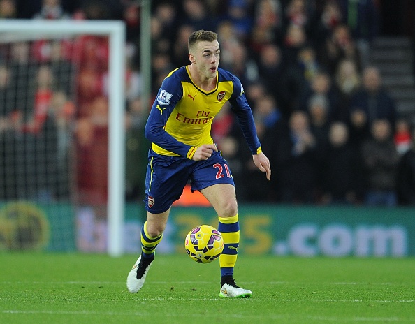 HLV Arsene Wenger từng để Chambers thi đấu ở nhiều vị trí nơi hàng thủ và hàng tiền vệ. Tuy vậy, sao mai 20 tuổi ghi dấu ấn lớn nhất khi chơi ở trung vệ. Cầu thủ trưởng thành từ lò đào tạo của Southampton được giới chuyên môn nhận định sở hữu đầy đủ phẩm chất để có thể trở thành ngôi sao hàng đầu thế giới.