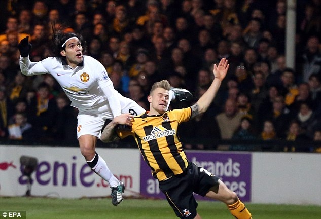 M.U ep CDV mua ve tran da lai tai FA Cup hinh anh