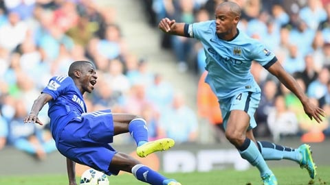 Phong độ thất thường, lực lượng thiếu hụt, Kompany và đồng đội khó lòng đứng vững tại Stamford Bridge.