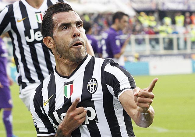 Tài năng của Tevez được nhắc tới khi còn khoác áo Corinthians. Tuy nhiên, tên tuổi của anh thực sự được biết đến trong những năm tháng chơi bóng ở M.U, Man City và Juventus. Những danh hiệu cao quý trong sự nghiệp của Apache là Premier League (3), Scudetto (1), vô địch U20 Nam Mỹ, Olympics 2004.
