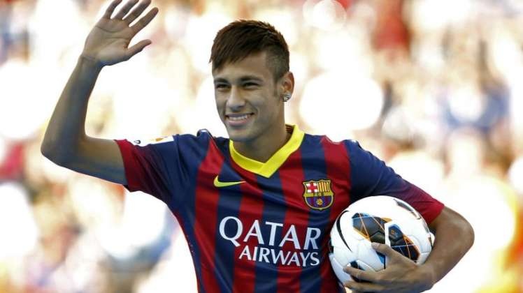 Mới 23 tuổi nhưng tên của Neymar được biết đến rộng khắp trên thế giới. Ngôi sao người Brazil đang thi đấu rất thuyết phục trong màu áo Barca. Cựu tiền đạo Santos là ứng viên sáng giá nhất cho danh hiệu Quả bóng vàng trong tương lai sau thời Cristiano Ronaldo và Lionel Messi.