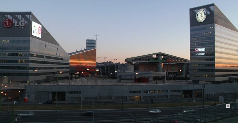 Phoi canh san van dong moi hoanh trang cua AC Milan hinh anh