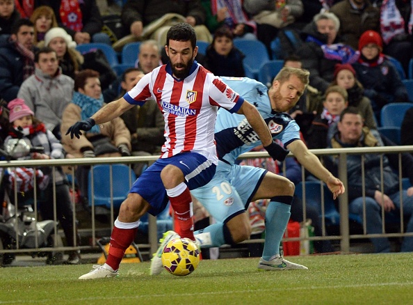 Ngoài sự tinh tế và hiệu quả, Arda Turan còn thi đấu như một chiến binh. Đây chính là lý do cầu thủ từng ném giày về phía trọng tài biên trong trận gặp Barca tại Cúp nhà vua đánh bật Gareth Bale khỏi đội hình kết hợp giữa hai đội.