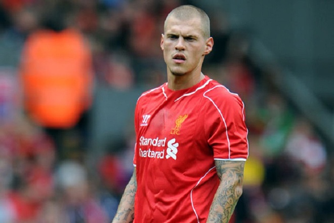 Kể từ khi chuyển tới Liverpool năm 2008, Skrtel nhanh chóng khẳng định được tài năng tại sân Anfield. Khả năng không chiến tốt, lối chơi lăn xả không ngại va chạm giúp anh luôn chiếm ưu thế trong các pha tranh chấp. Điểm mạnh khác của cầu thủ người Slovakia là những tình huống tham gia tấn công. Tuy vậy, nhược điểm lớn nhất của Skrtel là sự thiếu bình tĩnh. Chính điều này khiến anh 5 lần sút tung lưới đội nhà ở các tình huống cản phá.