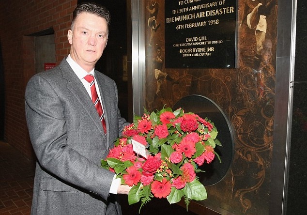 M.U tuong niem 57 nam tham hoa Munich hinh anh