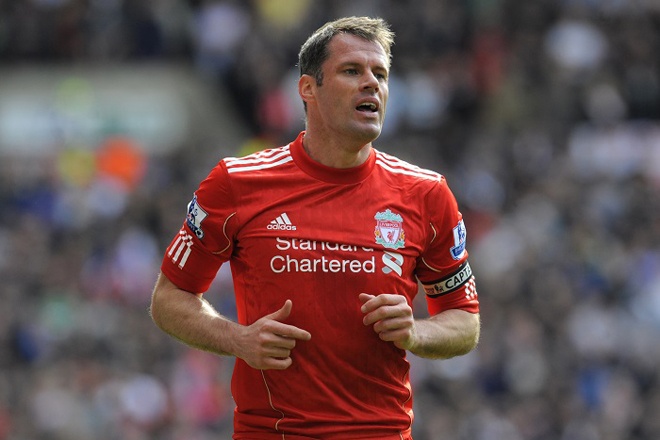 Carragher là huyền thoại của Liverpool, từng ra sân 508 trận tại Premier League và ghi 4 bàn thắng (5 bàn sau 737 trận trên tất cả các mặt trận), trong đó có cú đúp vào lưới Man City mùa giải 1999/2000. Tuy nhiên, anh cũng để lại “dấu ấn” rõ nét khi sút tung lưới đội nhà tới 7 lần.
