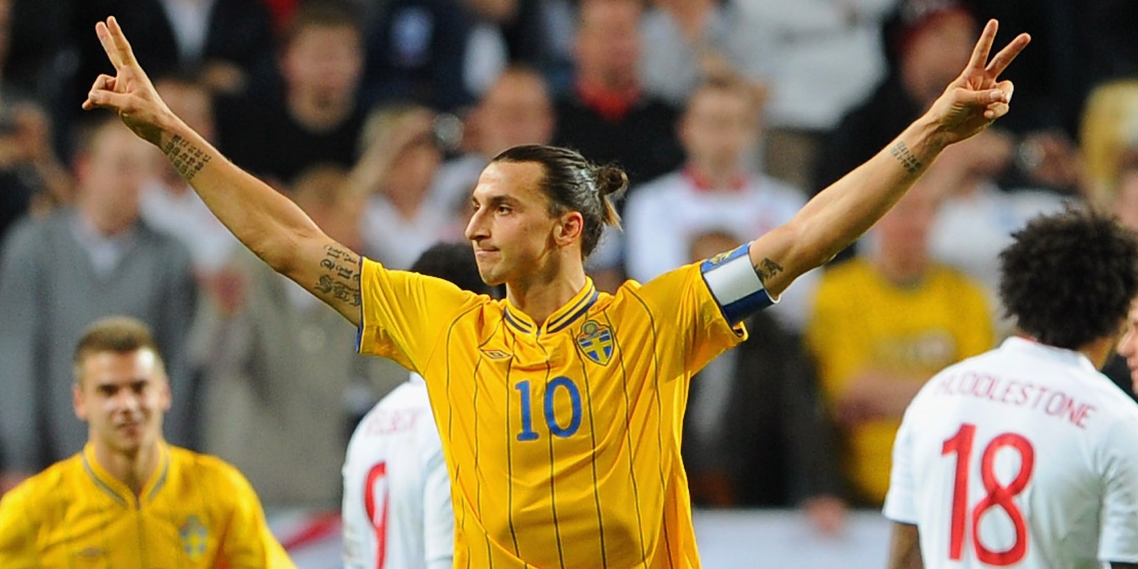 Nhung cu na dai bac tuyet dep cua Ibra hinh anh