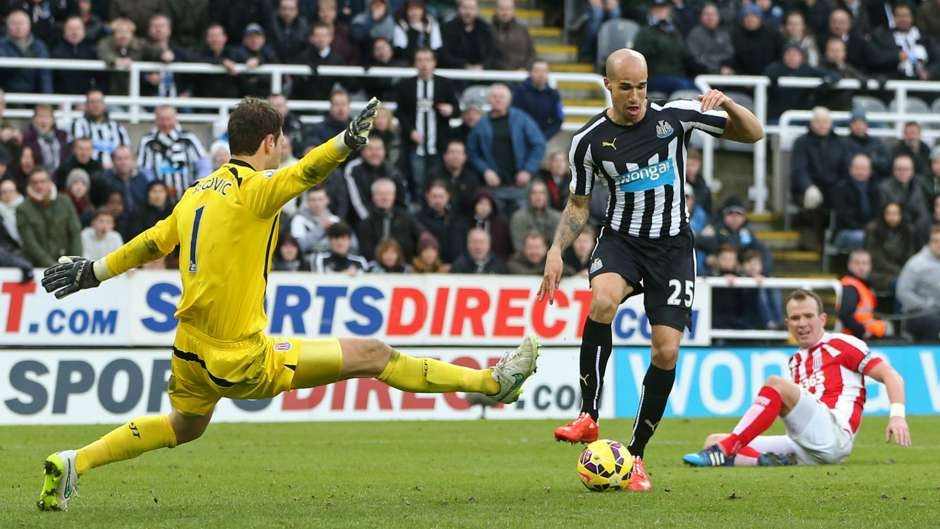 Obertan bỏ lỡ cơ hội rất ngon ăn khiến Newcastle đánh mất cơ hội nhân đôi cách biệt. Nỗi thất vọng dành cho cựu sao M.U càng tăng lên khi Chích chòe bị Stoke chọc thủng lưới ở những phút cuối cùng của trận đấu.