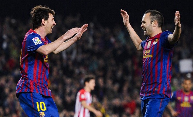 Iniesta cùng Xavi tạo ra mắt xích quan trọng nhất trong chiến thuật tiki-taka mà Pep xây dựng. So với người đồng đội ở tuyển Tây Ban Nha, Iniesta nổi trội hơn ở khả năng rê dắt bóng, tuy nhiên, lại kém hơn về khả năng chuyền bóng. Thành công của Barca và đội tuyển Tây Ban Nha trong một thập kỷ qua không thể không nhắc tới những đóng góp của cặp đôi này.