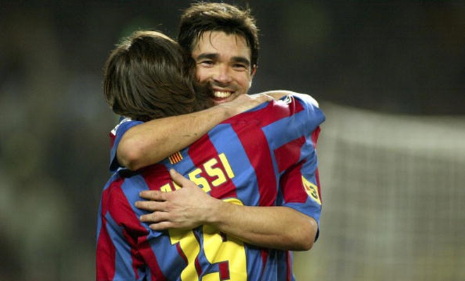 Trong 4 năm gắn bó cùng Barca, Deco luôn là nhân tố quan trọng nhất nơi hàng tiền vệ. Cầu thủ người Bồ Đào Nha gốc Brazil sở hữu kỹ thuật cá nhân điêu luyện cùng nhãn quan chiến thuật cực tốt. Anh giành tổng cộng 5 danh hiệu lớn cùng Barca gồm 2 La Liga, 2 Siêu cúp TBN và 1 Champions League. Deco cũng là tiền vệ đầu tiên giành danh hiệu Tiền vệ xuất sắc nhất châu Âu ở  CLB khác nhau, Barca và Porto.