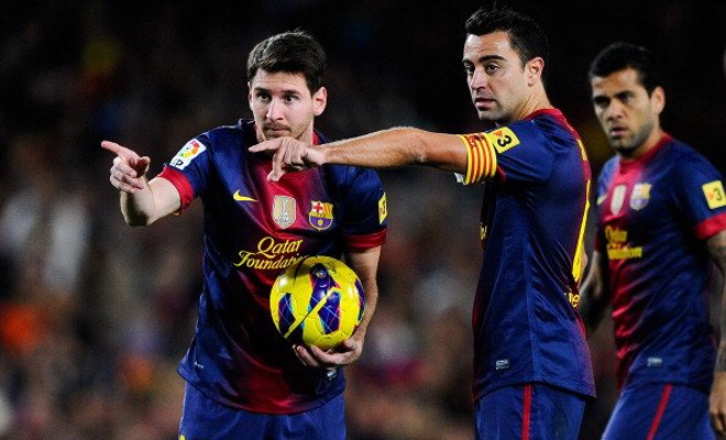 Những ai yêu bóng đá hiện đại không thể không thích Xavi cho dù không phải là CĐV Barca. Tiền vệ người Tây Ban Nha có khả năng cầm bóng cực tốt cùng nhãn quan hoàn hảo. Anh là nhân tố then chốt giúp sơ đồ chiến thuật tiki-taka của Pep Guardiola vận hành một cách trơn tru. Tất cả 21 danh hiệu của Barca từ 2004 tới này đều mang nặng dấu giày của Xavi.