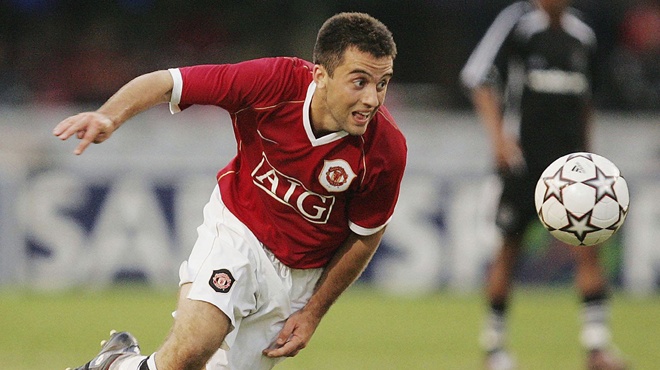 Rossi gia nhập bầy Quỷ đỏ năm 2007 khi mới 17 tuổi. Tuy nhiên, chấn thương khiến tiền đạo người Italy chỉ có 14 đấu cùng M.U, ghi 4 bàn thắng. Sau khi bị bán đứt cho Villarreal năm 2007 với giá 6,6 triệu bảng, chân sút 28 tuổi không ngừng phát triển. Anh ghi tới 82 bàn thắng trong 5 mùa giải gắn bó với Tàu ngầm vàng trước khi trở lại Ý khoác áo Fiorentina.