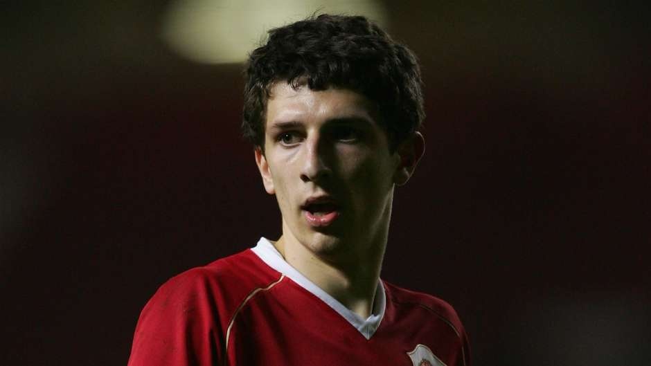 Ben Thornley, Chris Eagles, Craig Cathcart, Danny Drinkwater, Danny Pugh, Danny Webber, James Chester, Jonathan Spector, Keith Gillespie, Larnell Cole, Liam Miller, Matty James, Michael Clegg, Phil Bardsley, Ritchie De Laet, Robbie Brady, Rodrigo Possebon, Ronnie Wallwork, Sylvan Ebanks-Blake