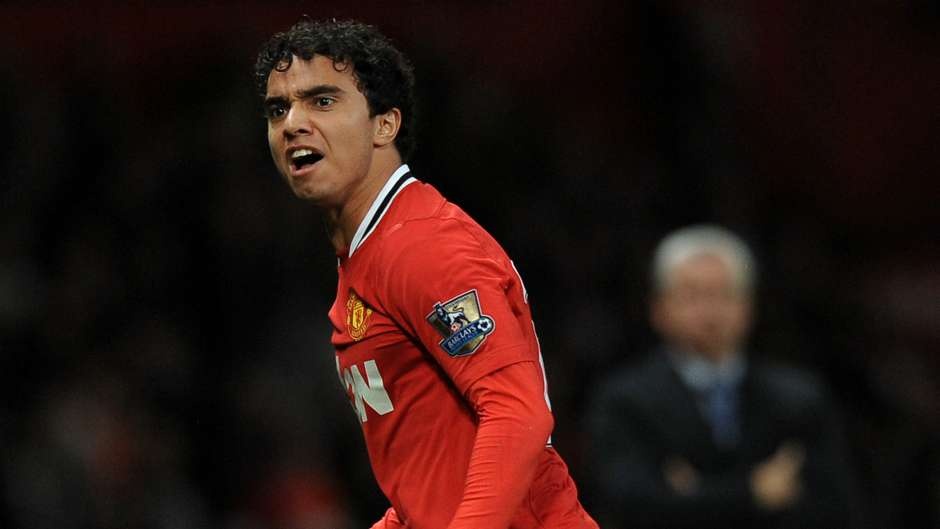 Fabio là anh em song sinh với Rafael và được kỳ vọng thay thế Patrice Evra bên hành lang trái của M.U. Tuy nhiên, cầu thủ 24 tuổi người Brazil không khẳng định được tên tuổi như người anh của mình. Fabio ghi 3 bàn sau 56 trận khoác áo Quỷ đỏ trước khi bị bán đứt cho Cardiff City tháng 1/2014.