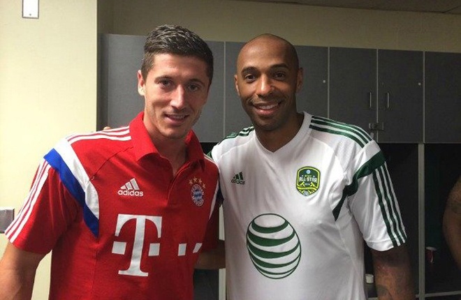 Trước khi gia nhập Bayern, Lewandowski đã khẳng định tên tuổi trong màu áo Dortmund. Chân sút người Ba Lan hội tụ đầy đủ tố chất của một 