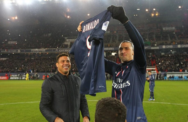 Giống Benzema, thần tượng của Ibrahimovic là Ronaldo béo. Theo tiết lộ của tuyển thủ Thụy Điển, “Người ngoài hành tinh” có ảnh hưởng rất nhiều tới sự nghiệp của anh. Và một điều khá trùng lặp là con đường mà Zlatan đi khá giống với Ronaldo khi đều thi đấu cho AC Milan, Inter Milan và PSG. Ibrahimovic chia sẻ: 