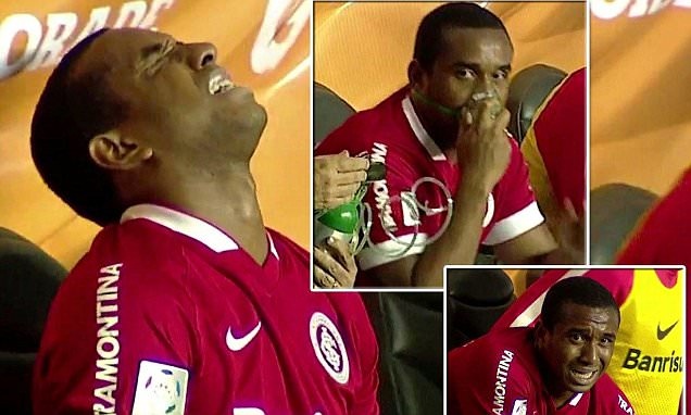 Anderson phai tho binh oxy gap chi sau 36 phut thi dau hinh anh