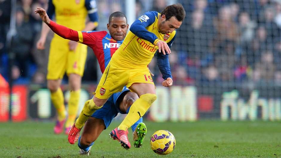 Cazorla gây rất nhiều khó khăn cho hàng thủ Crystal Palace bằng lối chơi kỹ thuật, tốc độ và tinh tế. Chưa hết, tuyển thủ người Tây Ban Nha còn chứng tỏ đẳng cấp bằng bàn thắng quyết đoán trên chấm penalty, giúp Arsenal chiếm một vị trí trong Top 3.