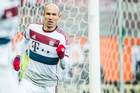 Robben là người chơi hay nhất trong chiến thắng 6-0 của Bayern trên sân Paderborn. Ngôi sao người Hà Lan lập cú đúp, kiến tạo 2 lần và 4 lần mở ra cơ hội cho đồng đội. Dù đá dạt biên, Robben vẫn có 7 lần chạm bóng trong vòng cấm của đối phương.